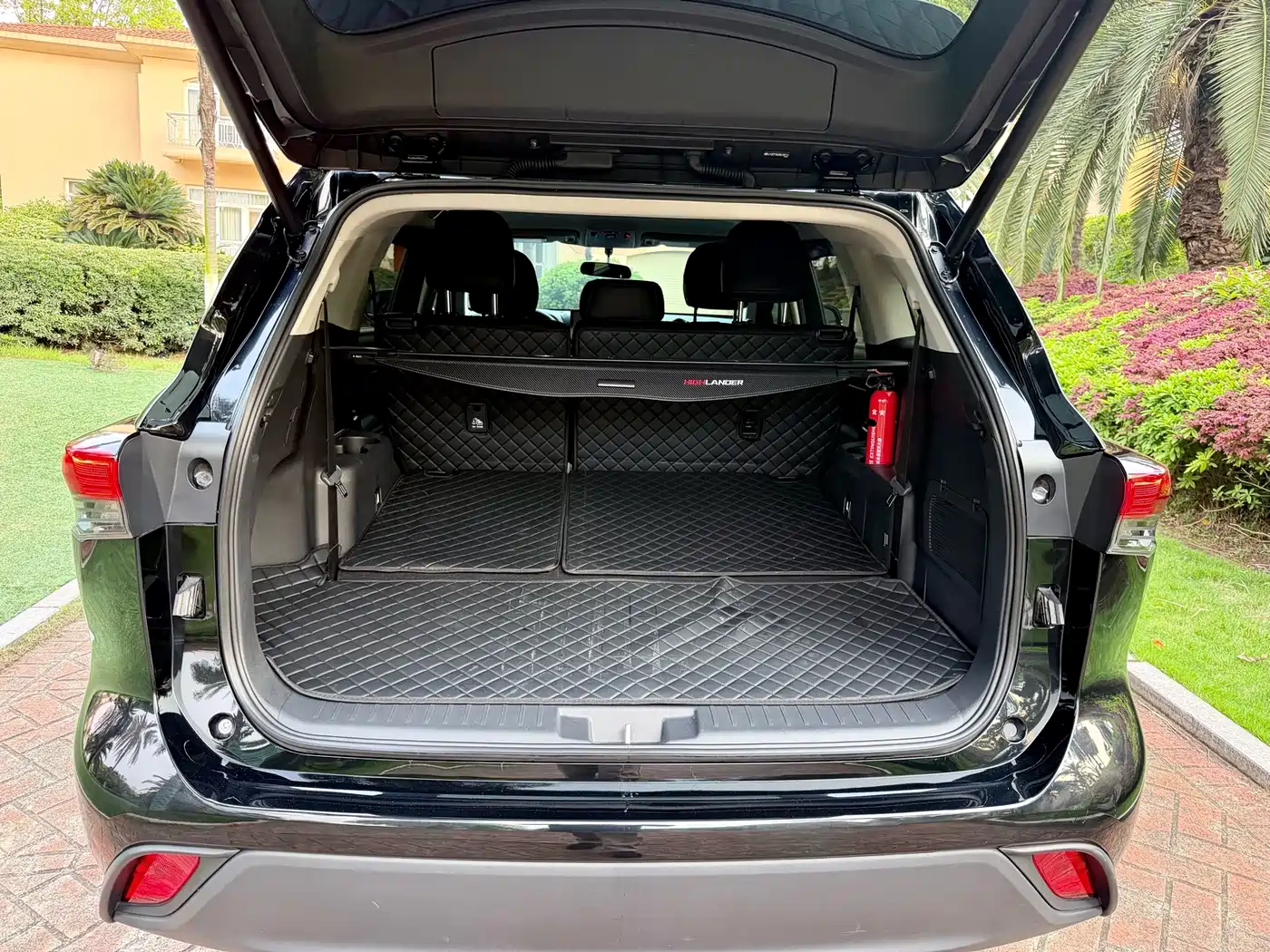 Toyota Highlander 2024 2.5L Smart Hybrid 4WD Elite 7-seater фото 12