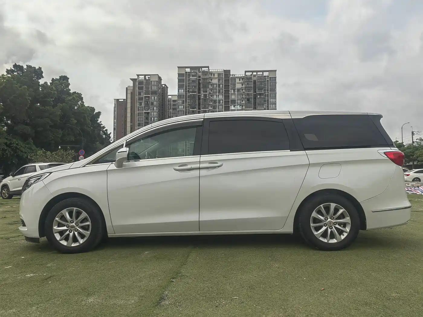 Buick GL8 2018 ES 28T Comfort Type China VI фото 6