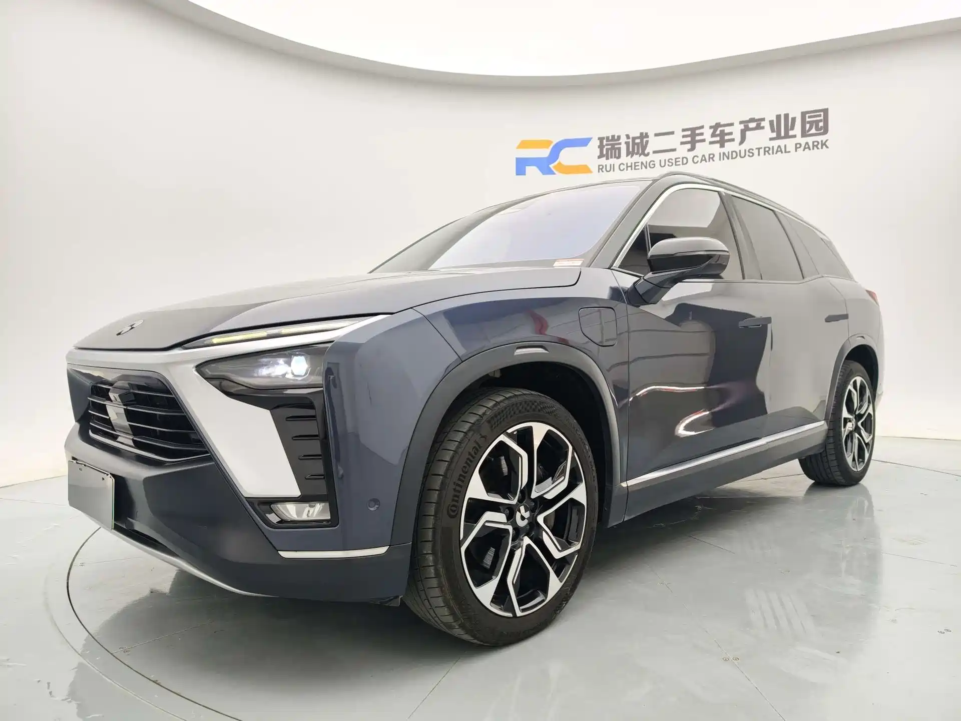 Фото 1 - NIO ES8