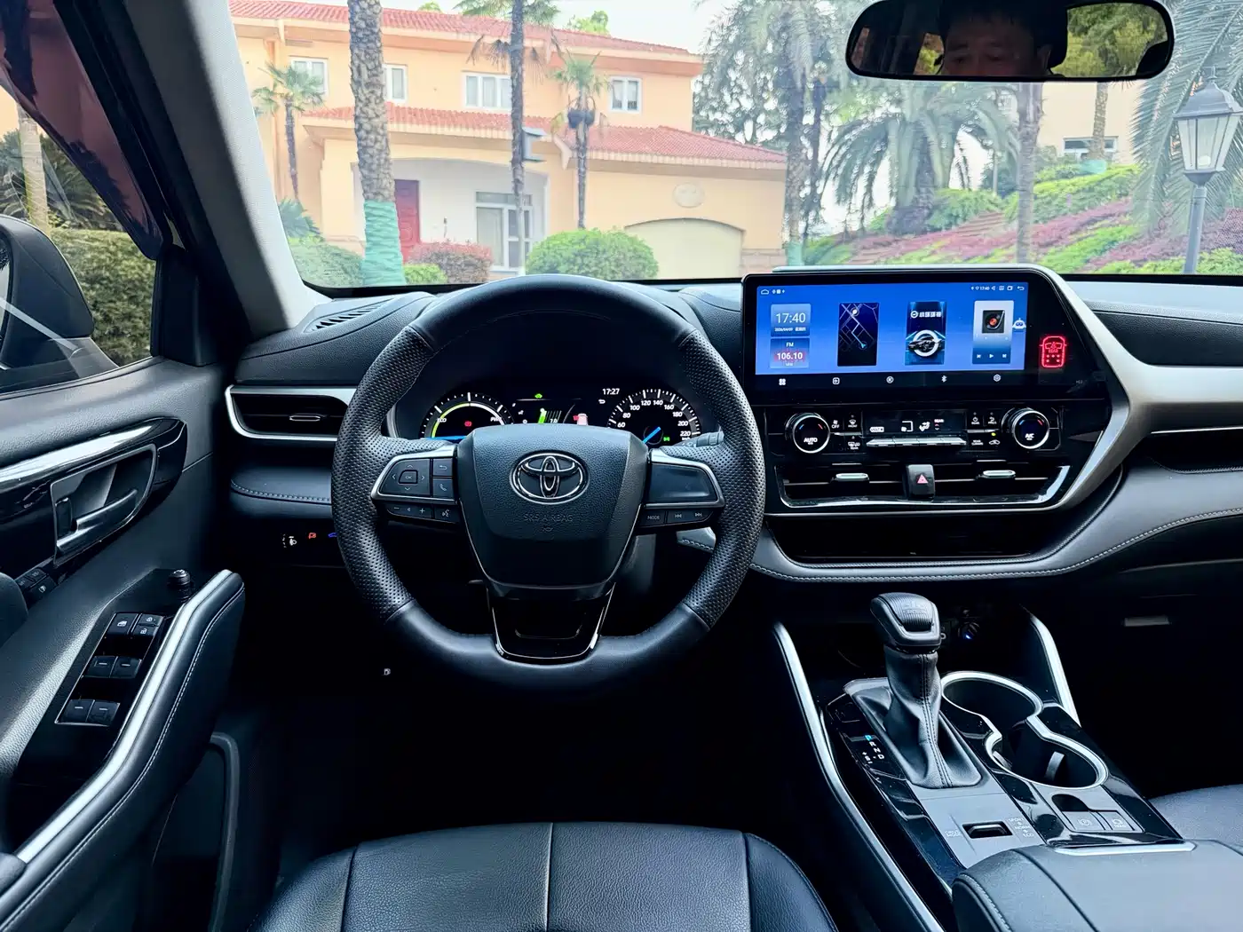 Toyota Highlander 2024 2.5L Smart Hybrid 4WD Elite 7-seater фото 7