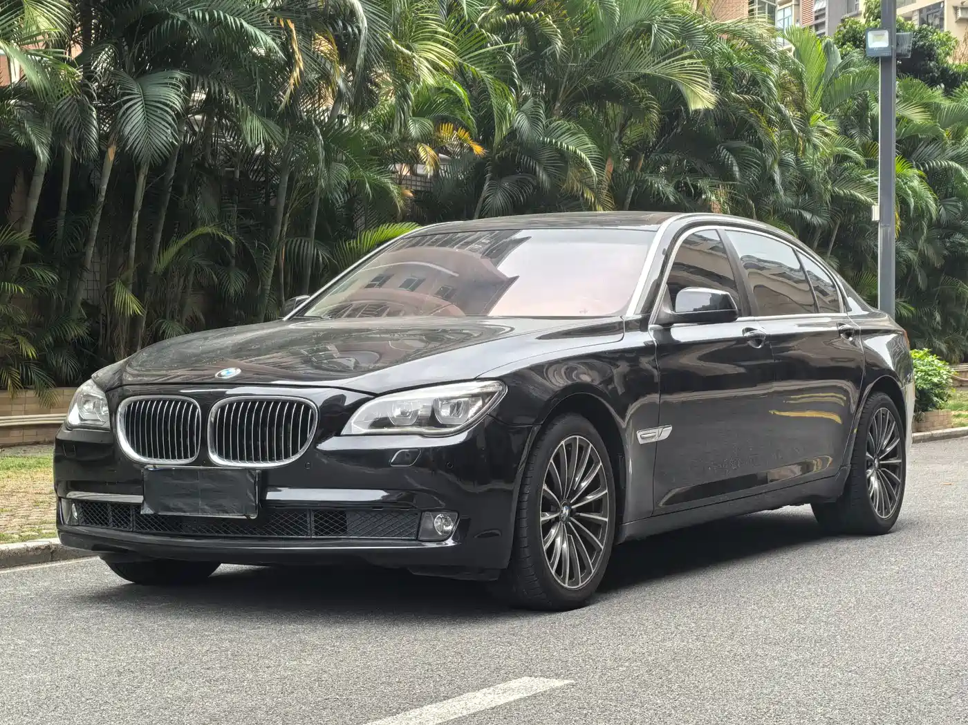 BMW 7 Series 2009 Model 740Li Leading Edition