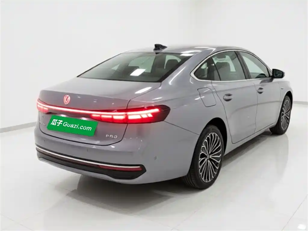 Volkswagen Passat 2025 Pro 380TSI Dragon Prestige Edition фото 7