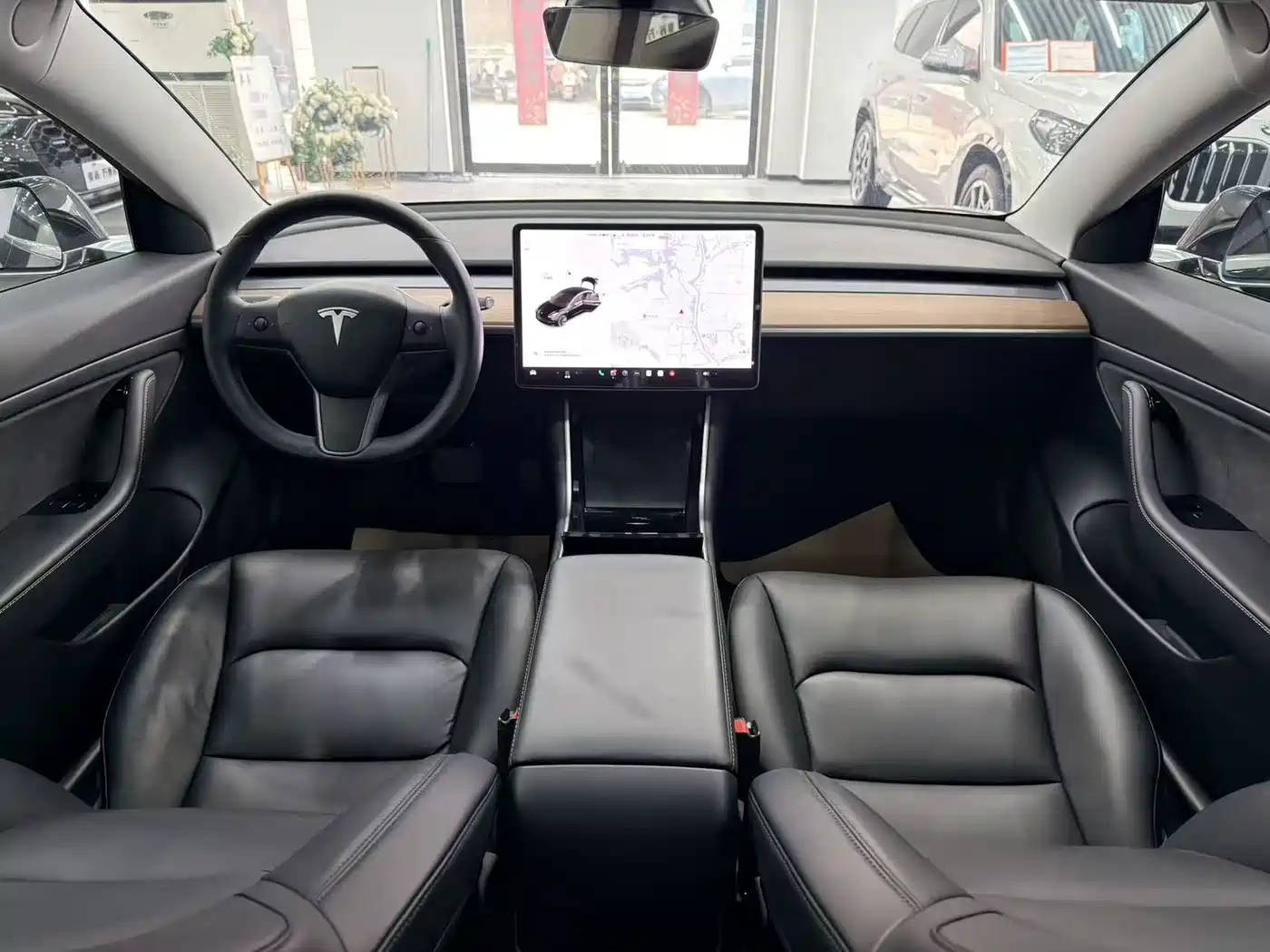 TESLA MODEL 3