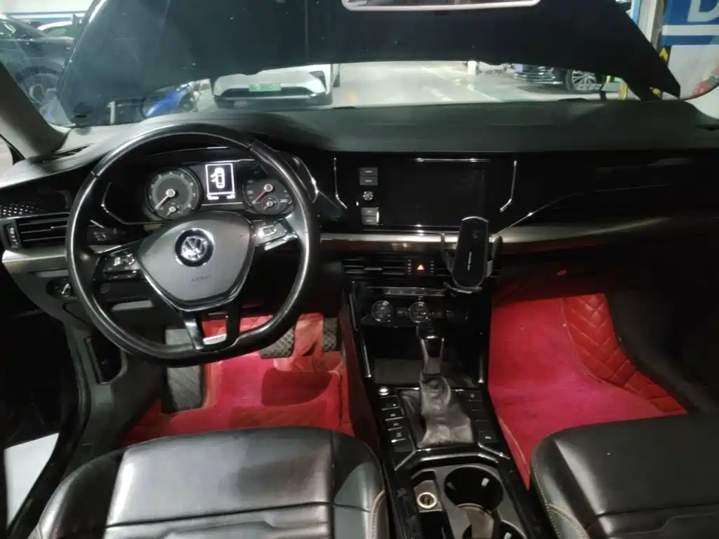 صورة 11 - Volkswagen Passat