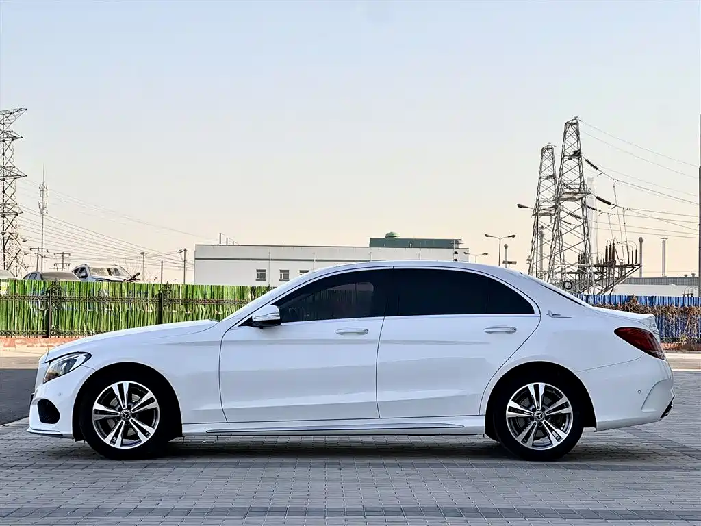 Mercedes-Benz C-Class 2018 C 200 L Sport Edition фото 4