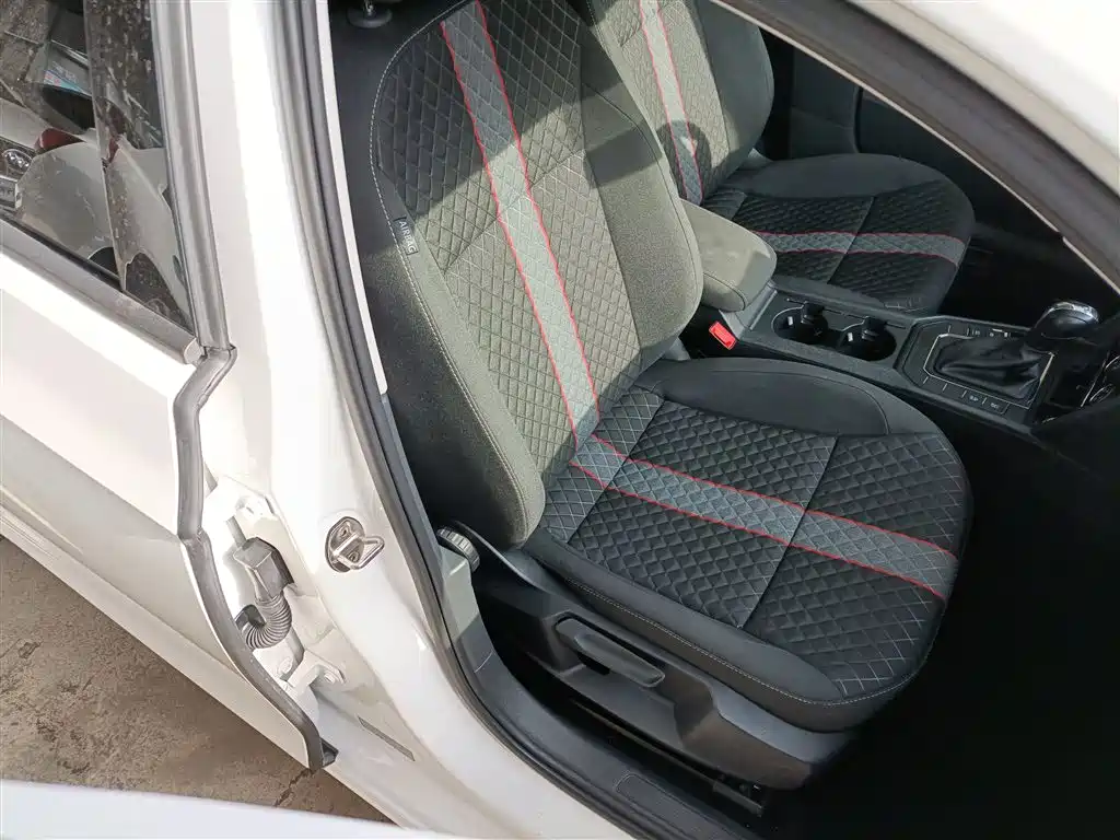 Volkswagen Lamando 2021 230TSI DSG Fashion Edition фото 17