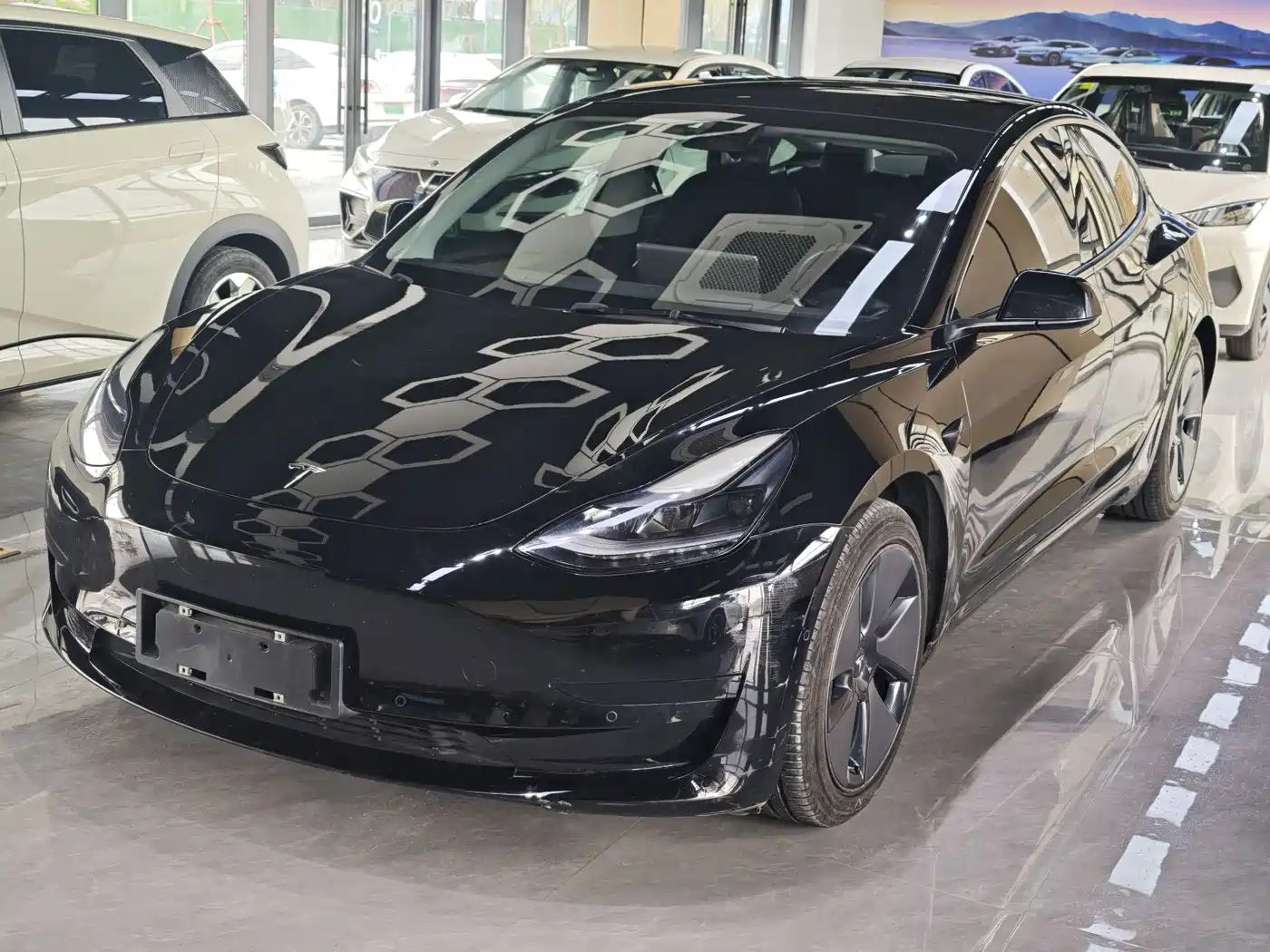 TESLA MODEL 3