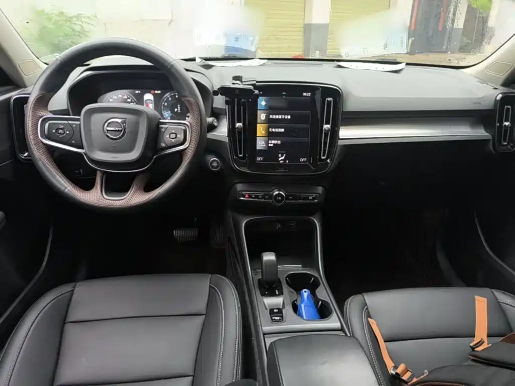 Volvo XC40 2022 2022 Model T4 AWD Smart Drive Fashion Edition