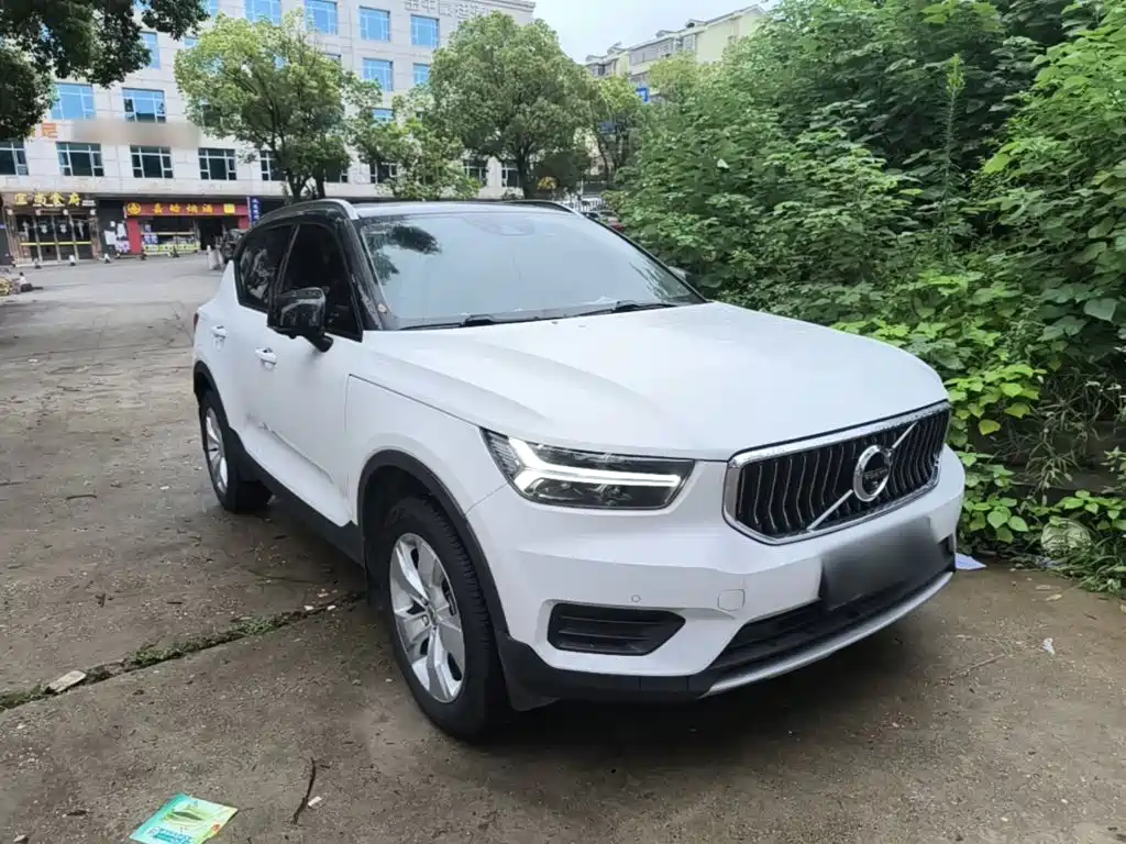 Volvo XC40 2022 2022 Model T4 AWD Smart Drive Fashion Edition