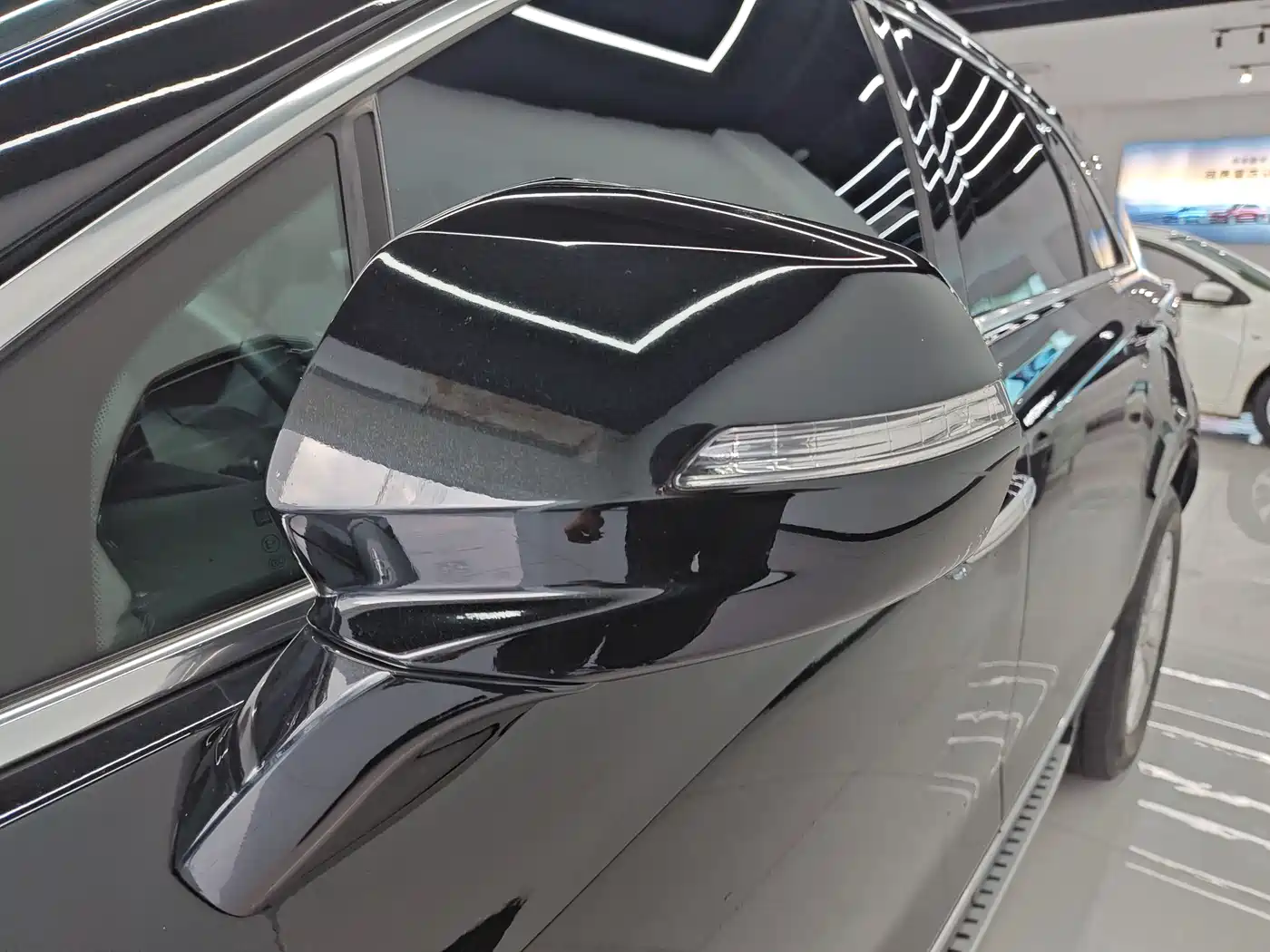 Cadillac XT5 2022 2.0T 2WD Luxury фото 15