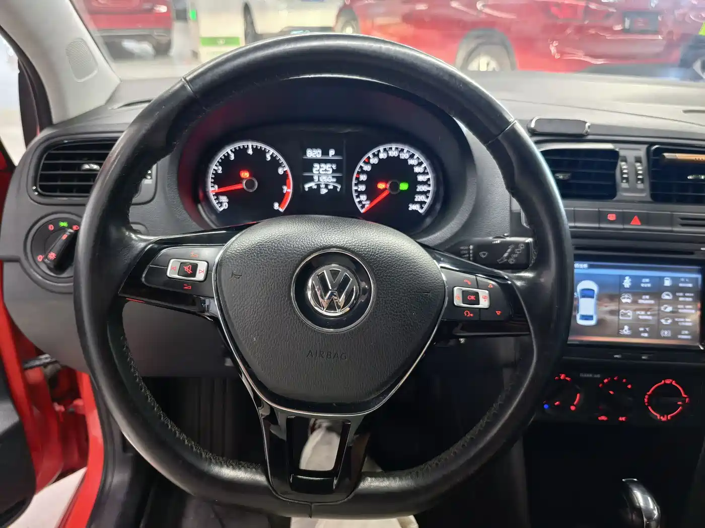 Volkswagen Polo 2016 1.4L Automatic Trend фото 9