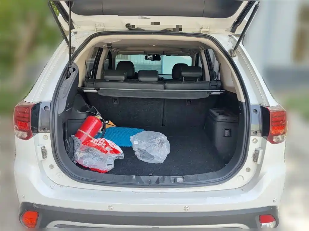 Mitsubishi Outlander 2019 2.4L 4WD Deluxe Edition 5-Seater China VI фото 10