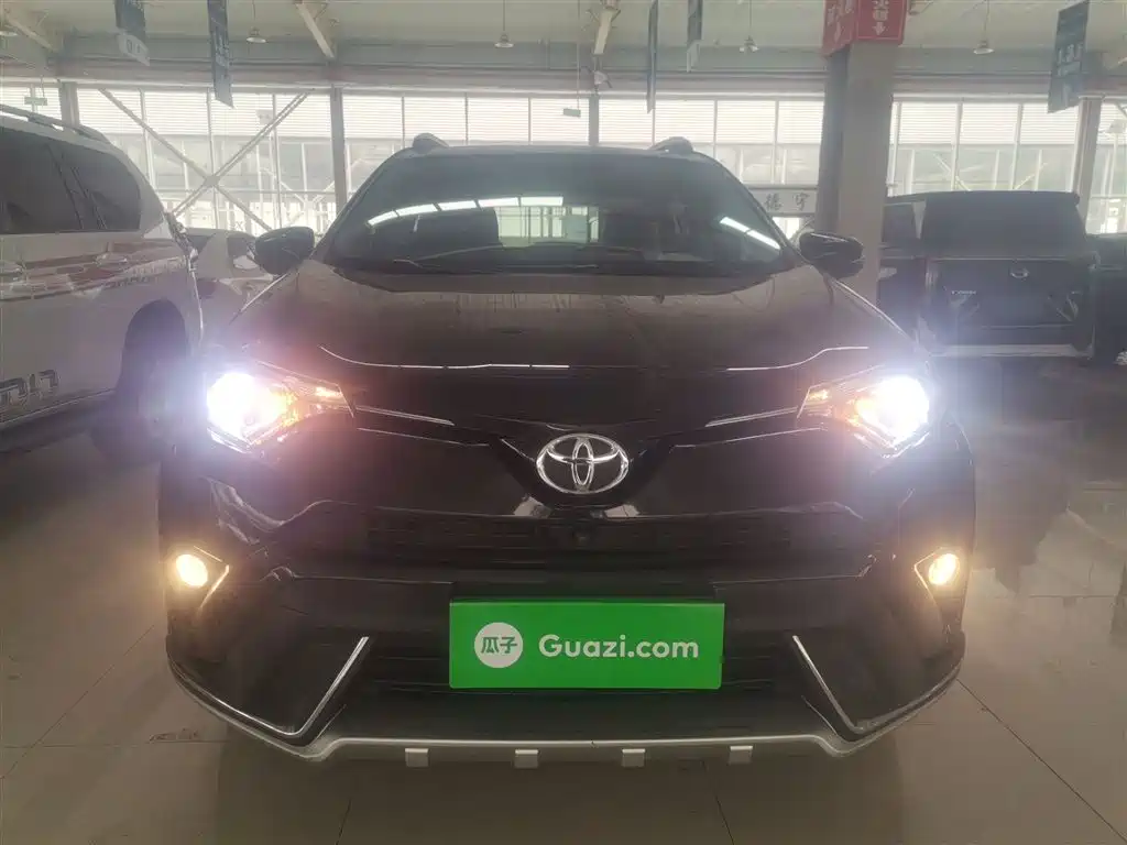 Toyota RAV4 Rongfang 2016 2.0L CVT 2WD Trend (China V) фото 3