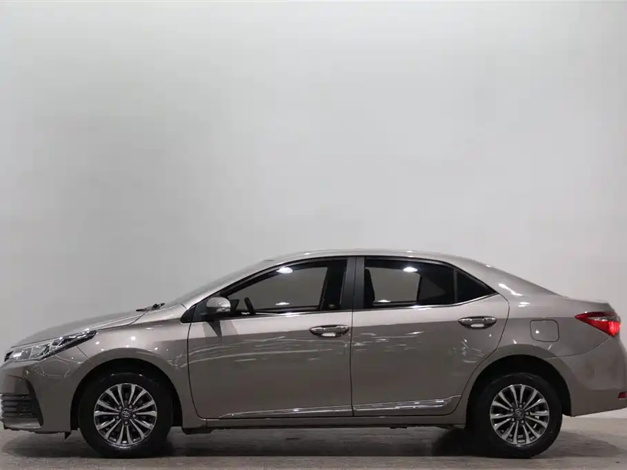 Toyota Corolla 2017 Facelift 1.2T S-CVT GL-i фото 3