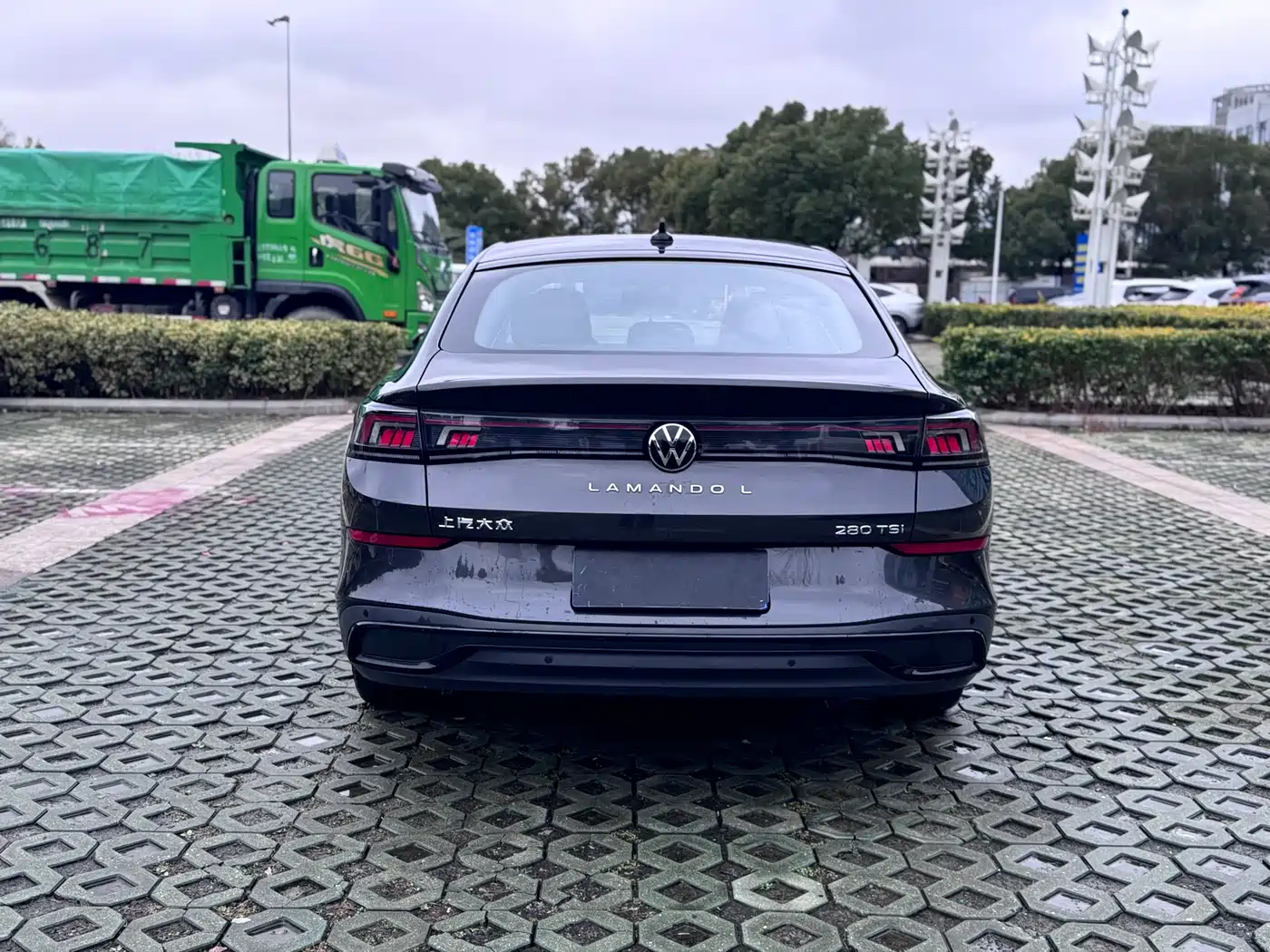 VOLKSWAGEN LINGDU