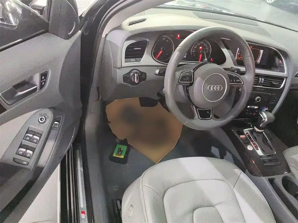 Audi A4L 2016 35 TFSI Collector's Edition S line Comfort фото 13