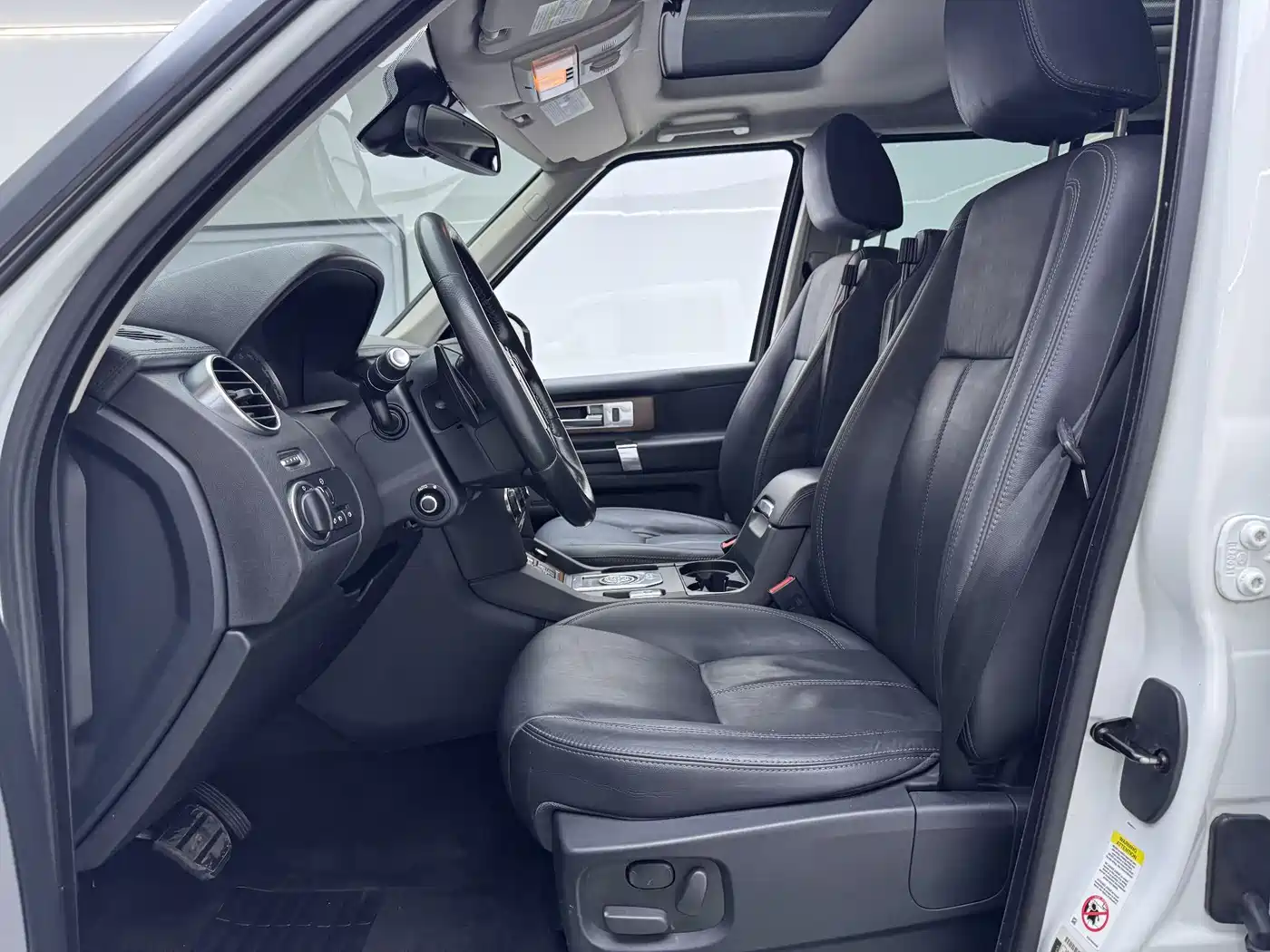 Land Rover Discovery 2016 3.0 SC V6 HSE Luxury фото 23