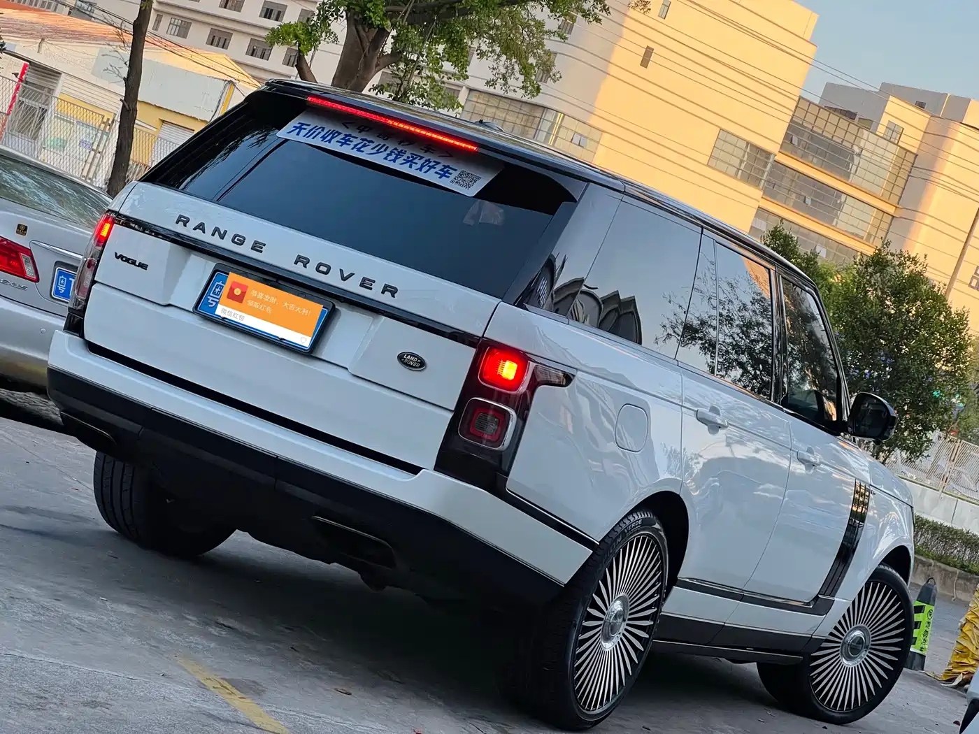 Фото 8 - Land Rover Range Rover