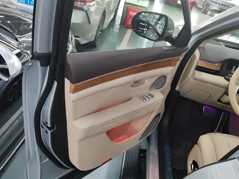 AITO Wenjie AITO M7 2024 Model 1.5T Smart Drive RWD Max 5-Seater фото 7