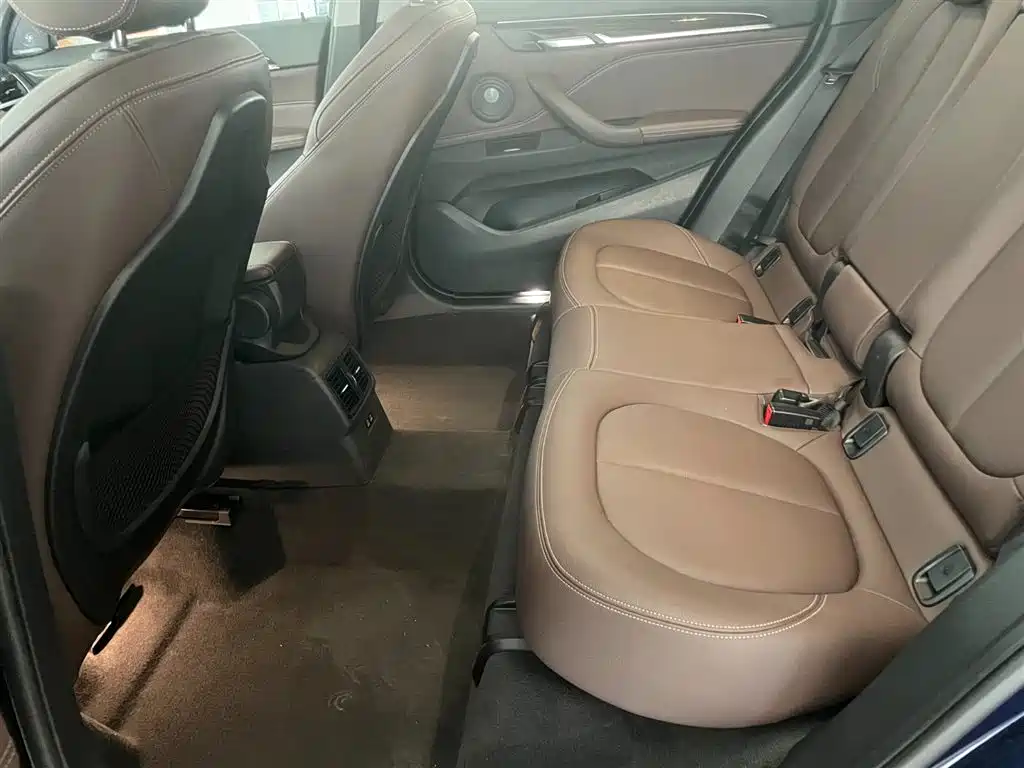 Фото 12 - BMW X1
