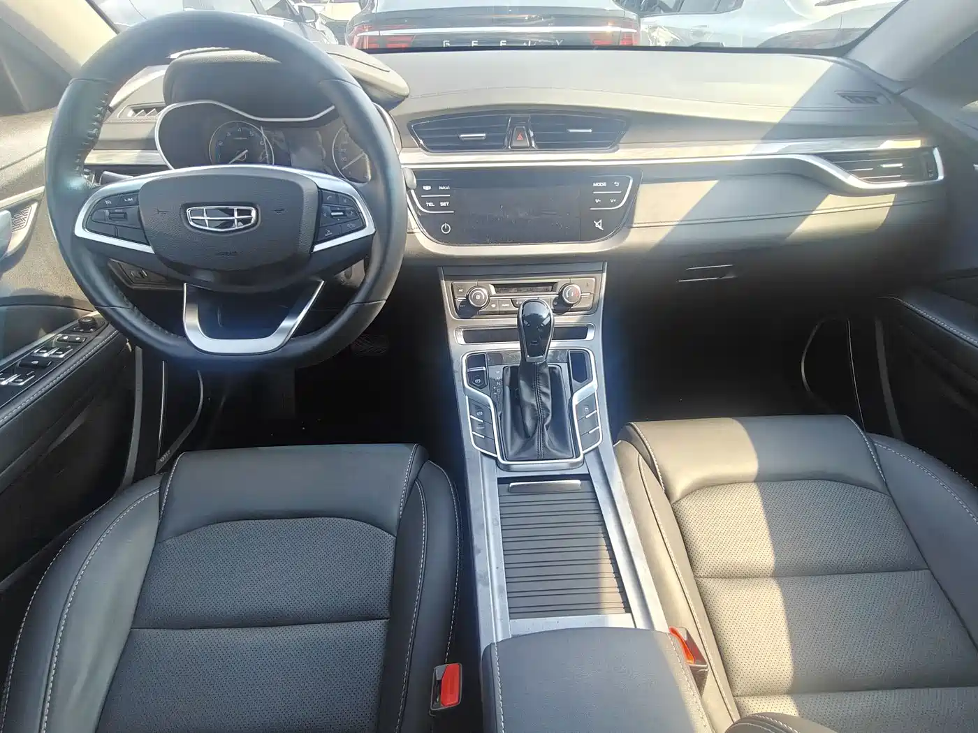 Фото 5 - Geely Emgrand