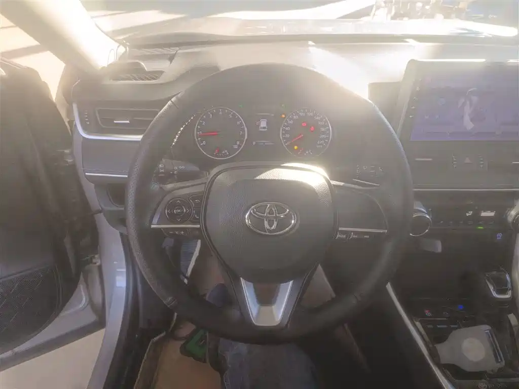 Toyota Wildlander 2020 2.0L CVT FWD Leading Edition фото 11