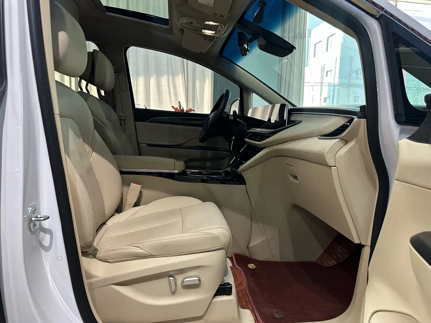 Buick GL8 2023 ES Landmaster Exclusive фото 9