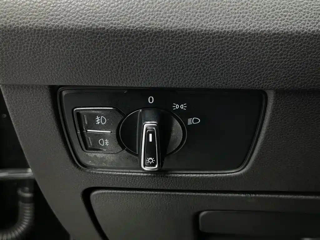 Volkswagen Magotan 2018 330TSI DSG Leading фото 21