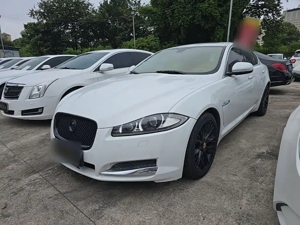 Фото 2 - Jaguar XF