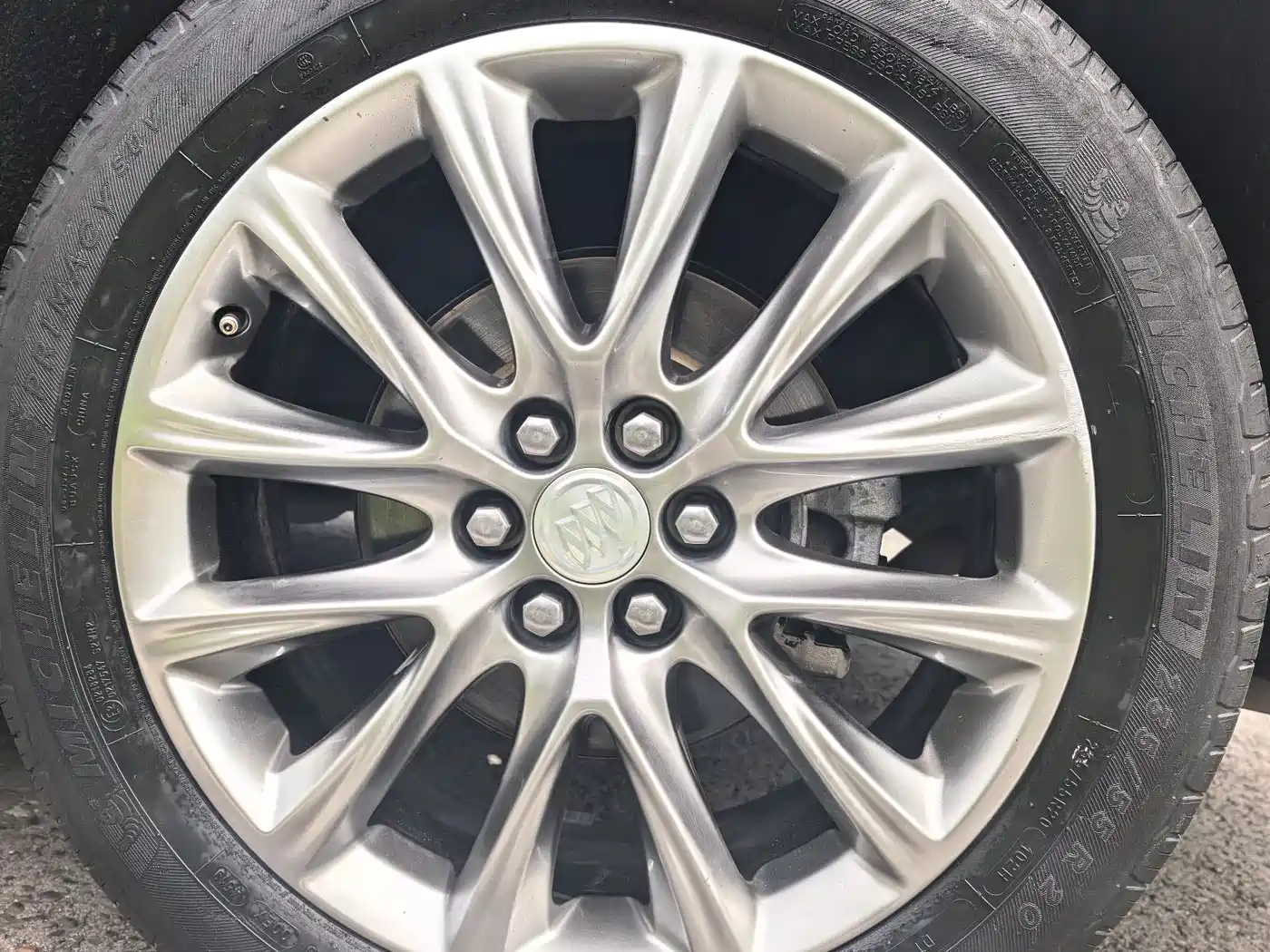 Buick Enclave 2020 28T 4WD Premium Model фото 21