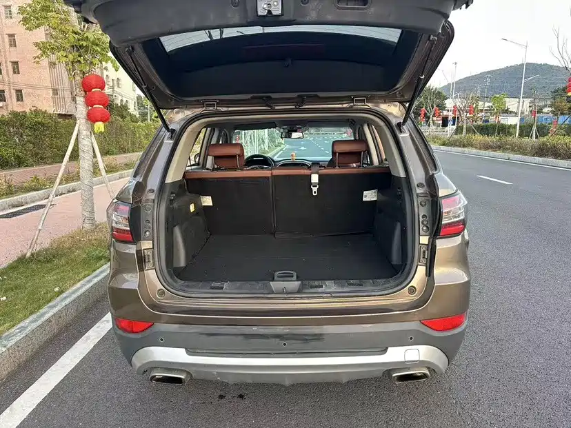 Фото 16 - Zhonghua V6