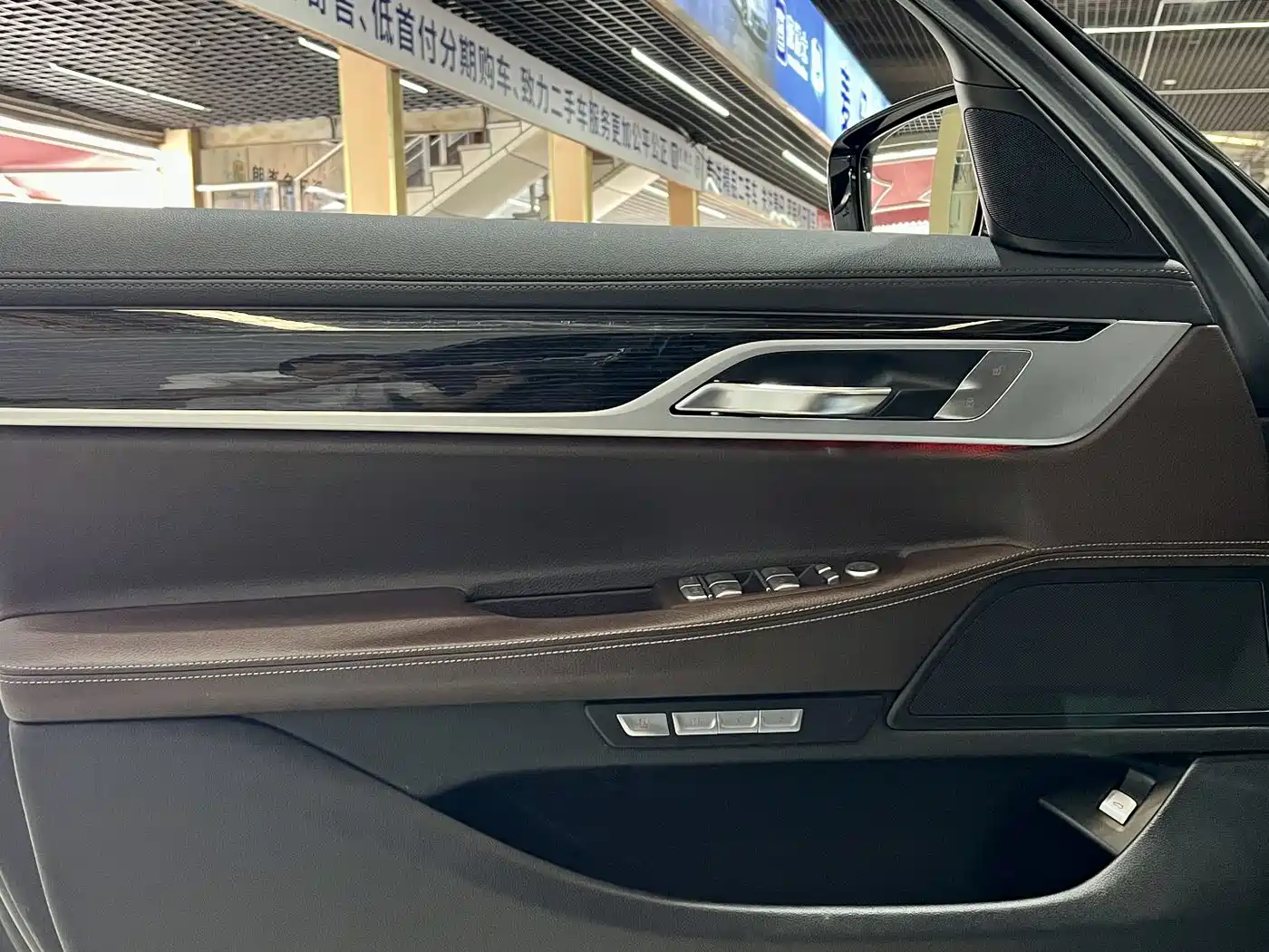 BMW 7 Series 2018 730Li Leading Type M Sport Package фото 11