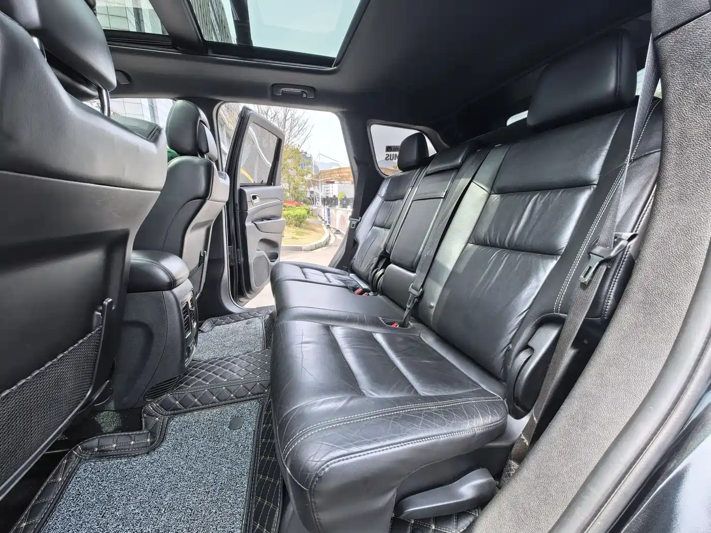 Фото 19 - Jeep Grand Cherokee (Import)