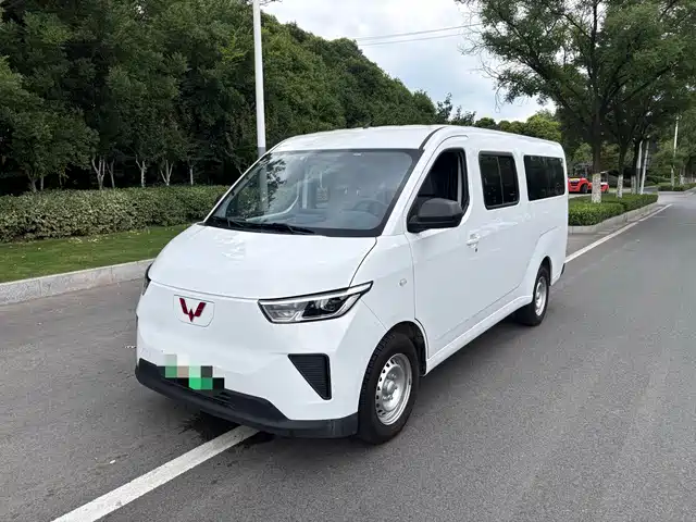  Wuling Motors Wuling Yangguang 2024 300KM Comfort Bus Version 75kW