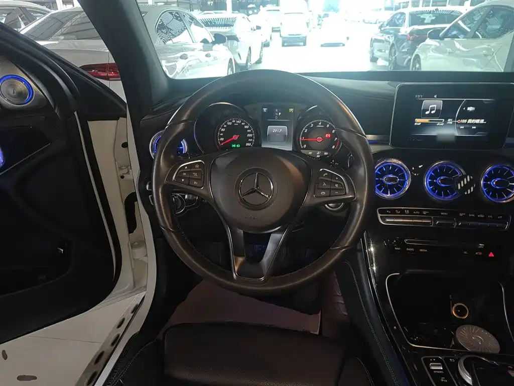 Mercedes-Benz GLC 2017 GLC 260 4MATIC Dynamic фото 4