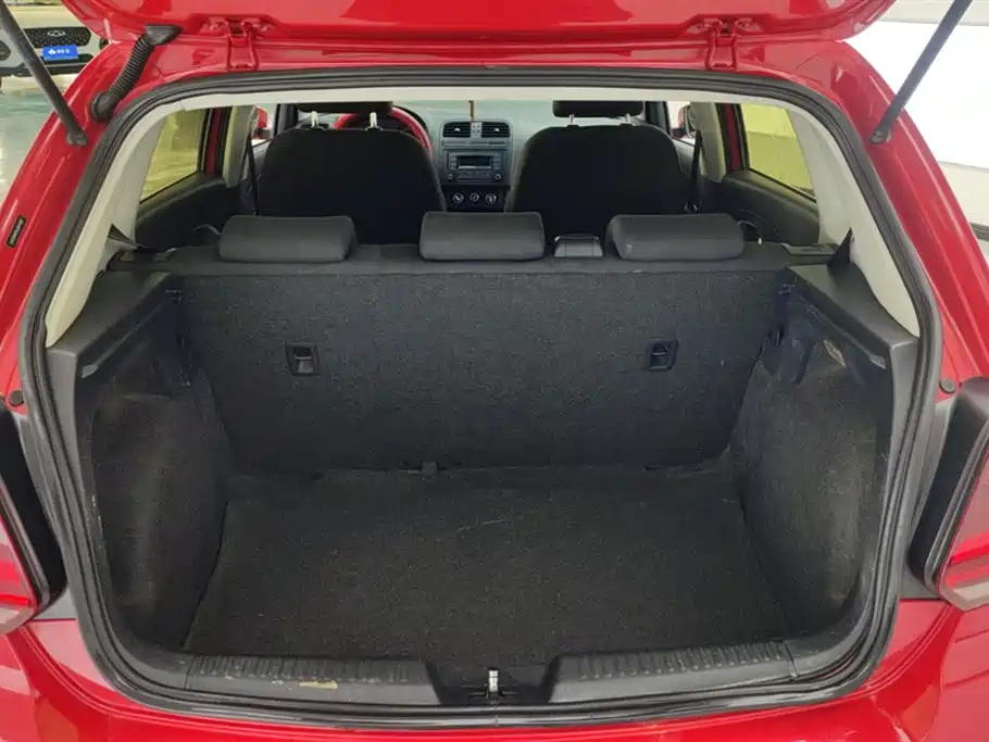 Volkswagen Polo 2016 1.4L Automatic Trend фото 4