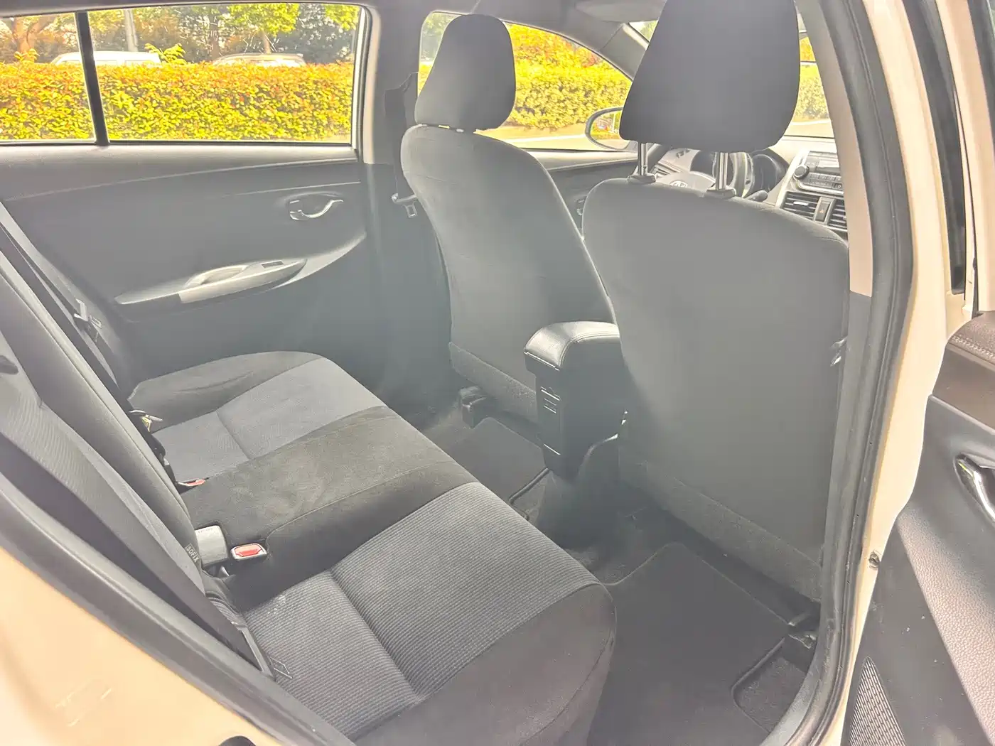 Toyota YARiS L Zhi Xuan 2015 2015 1.5E Auto Charming Edition