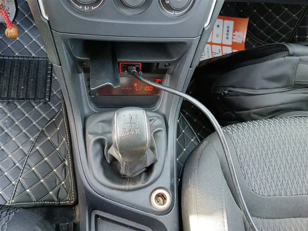 Peugeot 308 2014 Model Joy Edition Classic 1.6L Manual Superior Style фото 6