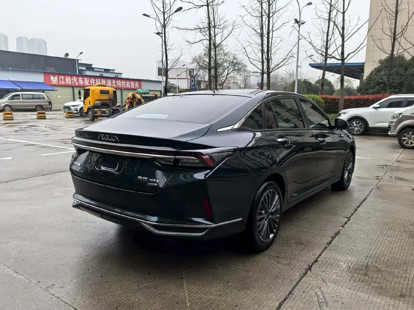 DONGFENG YI HYUN MAX