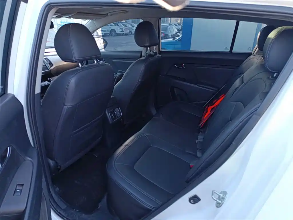 Kia Sportage 2015 2.0L Automatic 2WD DLX фото 17