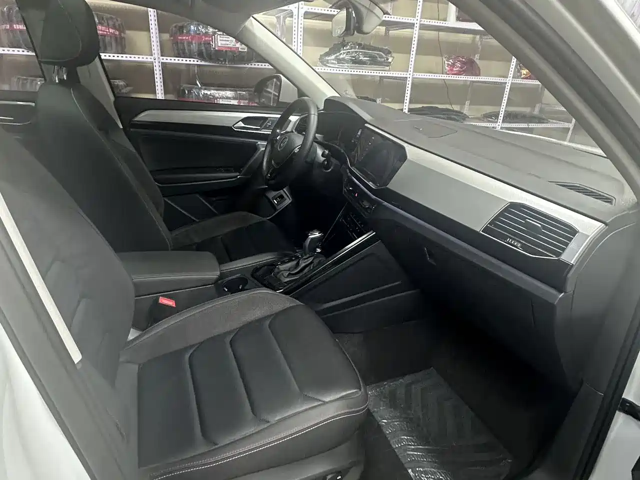Volkswagen Tayron 2022 280TSI 2WD Luxury Smart Connect Edition фото 8