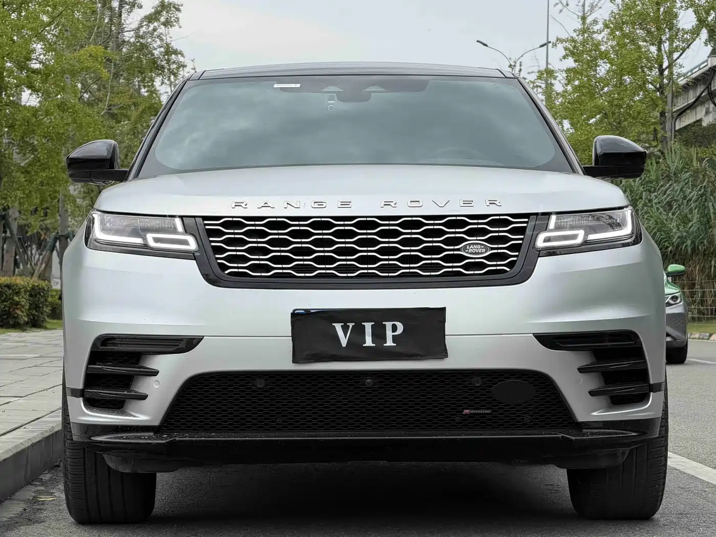 Фото 2 - Land Rover Range Rover Velar