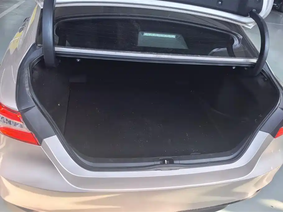 Toyota Camry 2019 2.5G Luxury Edition China VI фото 4