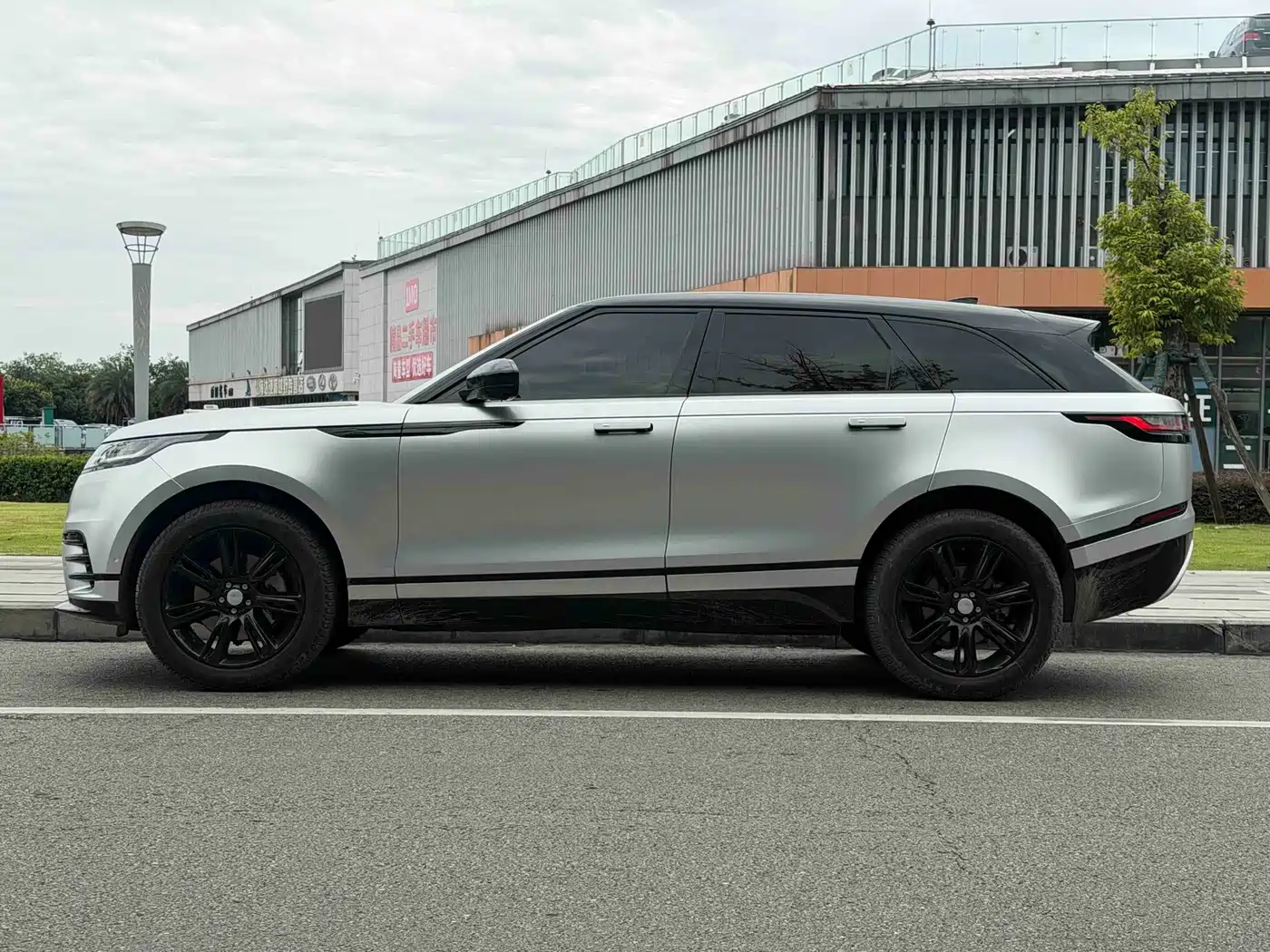 Фото 4 - Land Rover Range Rover Velar