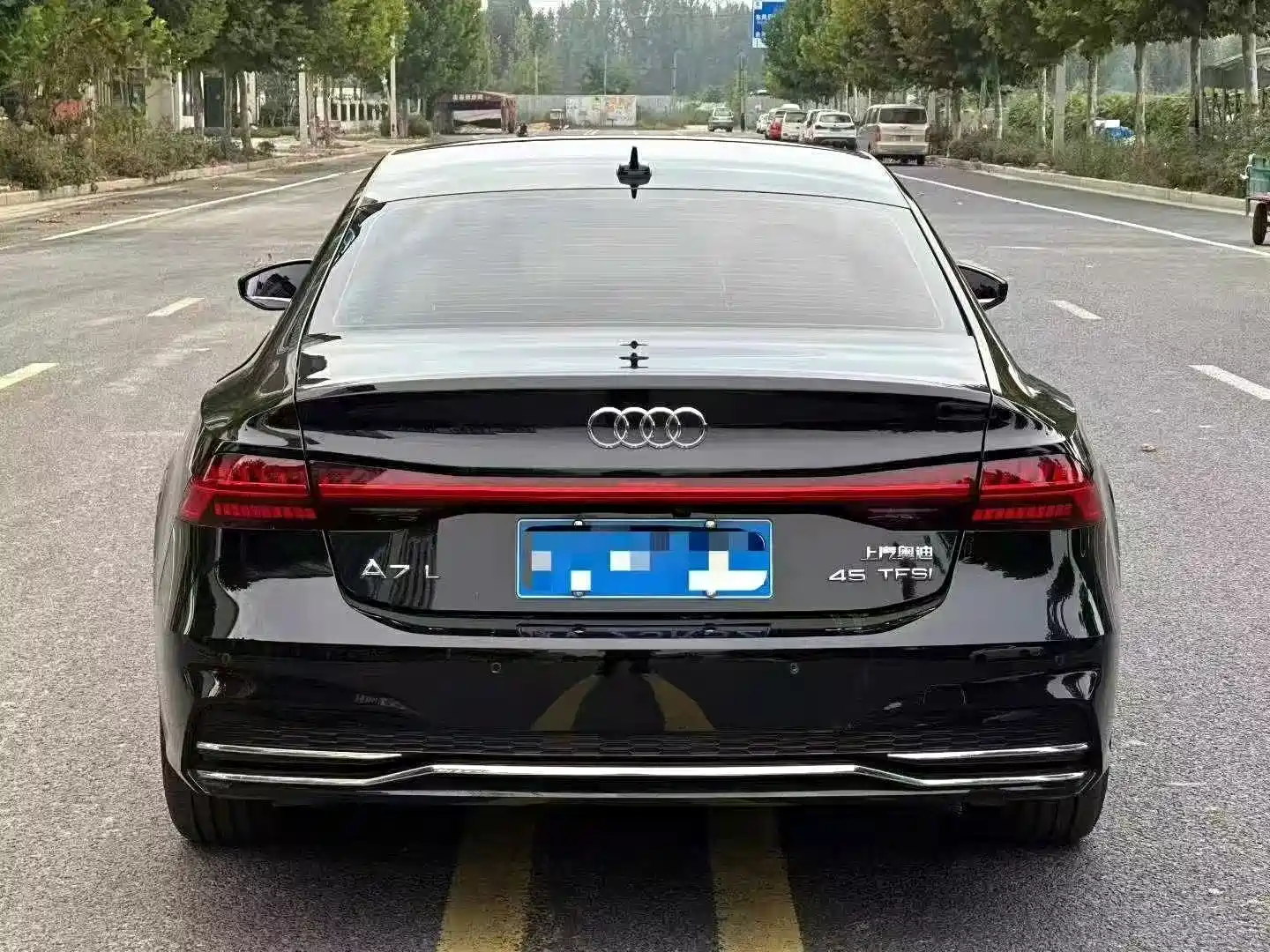 Photo 8 - Audi A7L