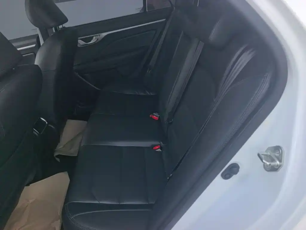 Фото 17 - Geely Vision