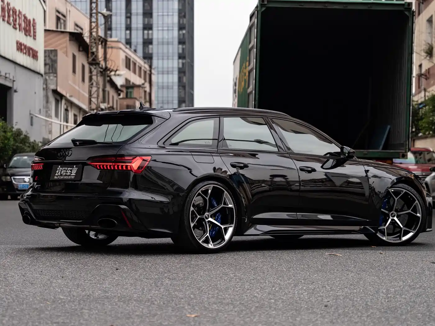 AUDI RS 6