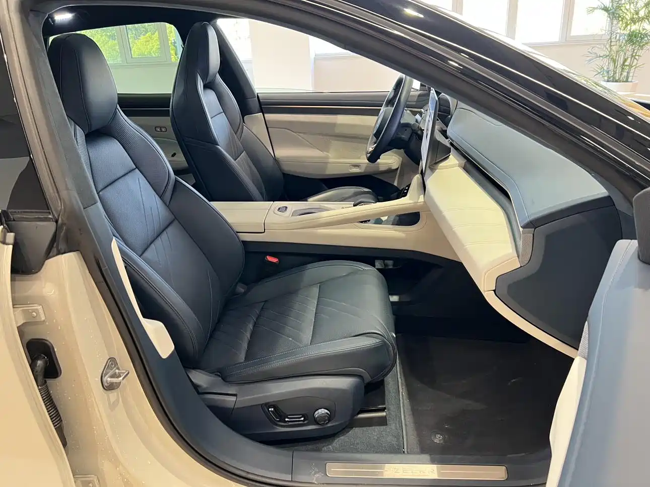 ZEEKR EXTREME KRYPTON 001