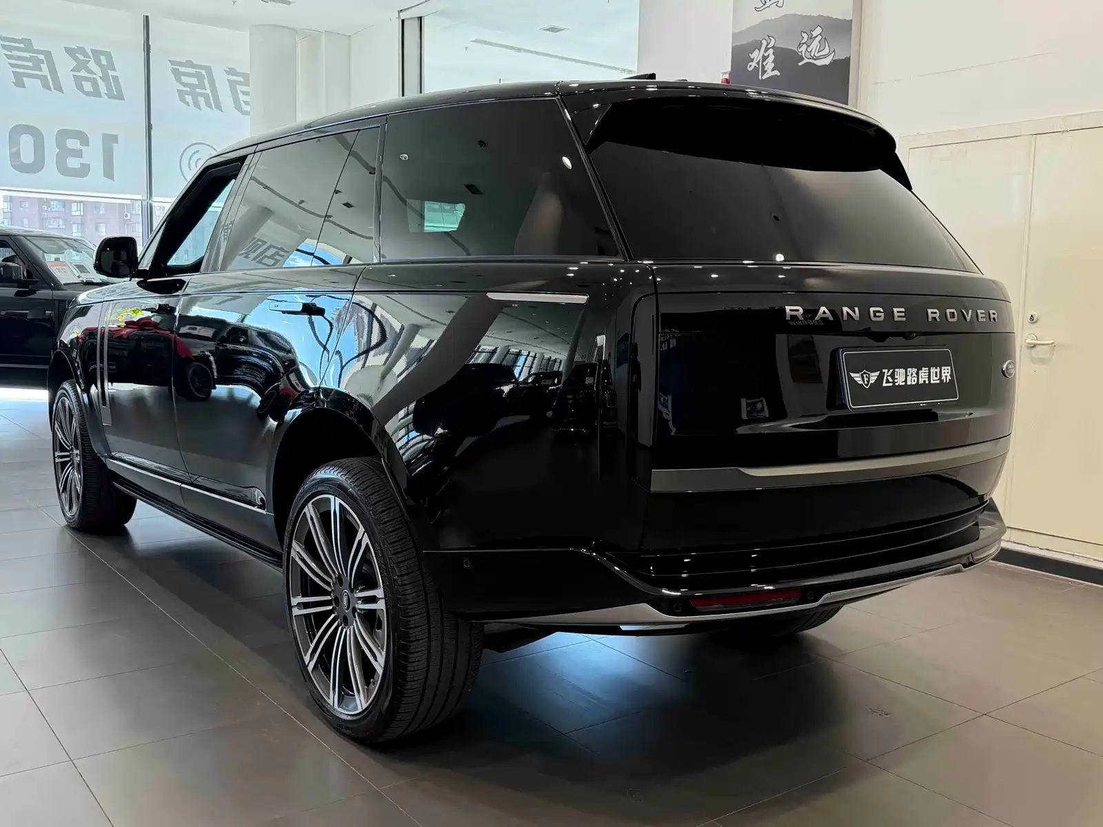 Фото 23 - Land Rover Range Rover
