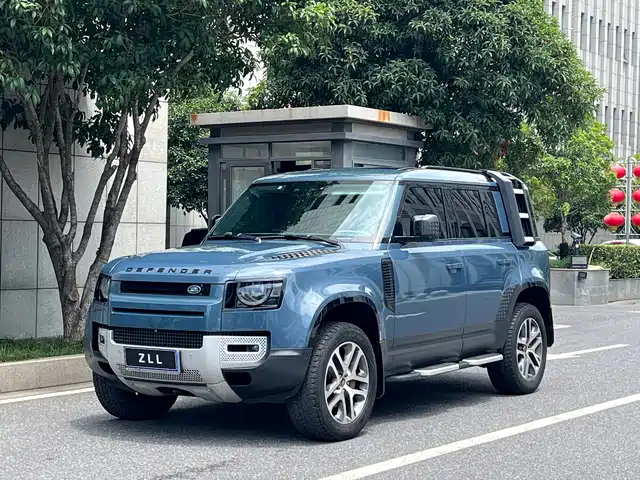 Land Rover Defender 2021